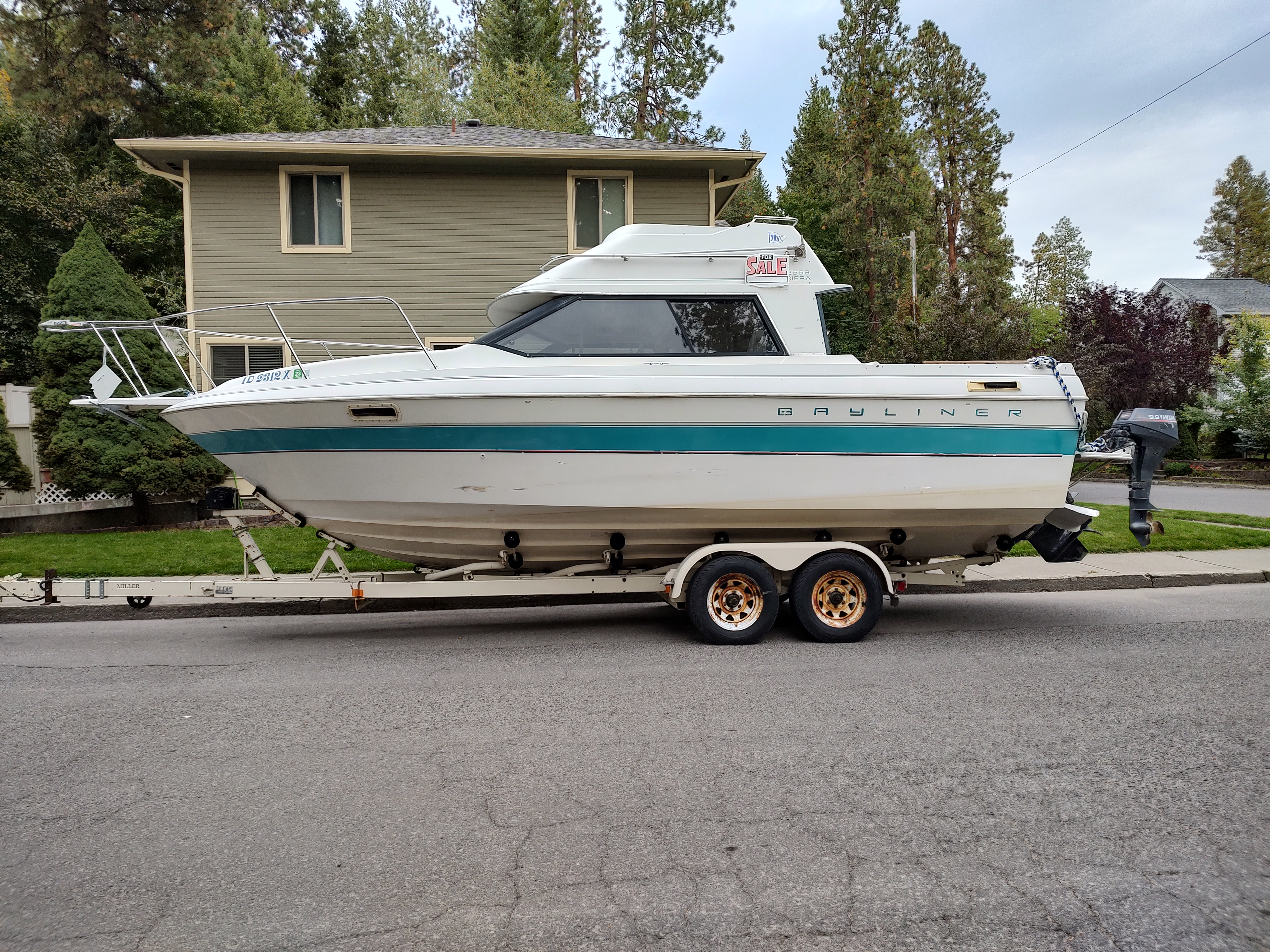 Room For Kids '93, 25'  Room For Kids '93, 25' Bayliner Cabin Cruiser Great family boat and easy to maneuver. Sleeps 4, Mercruiser motor. Currently moored at Blackwell across from Cedars. Needs some TLC. $15,000 208-661-3001
